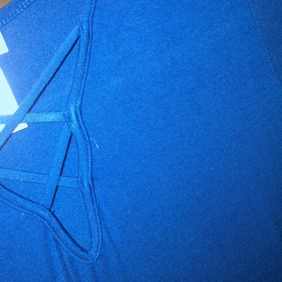 blue short sleeve - Picture 3 of 4